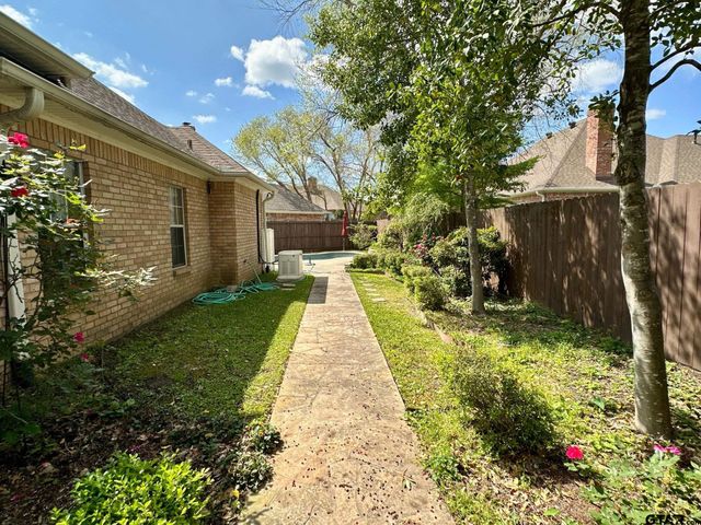 2201 Bradbury Ct, Tyler, TX 75703