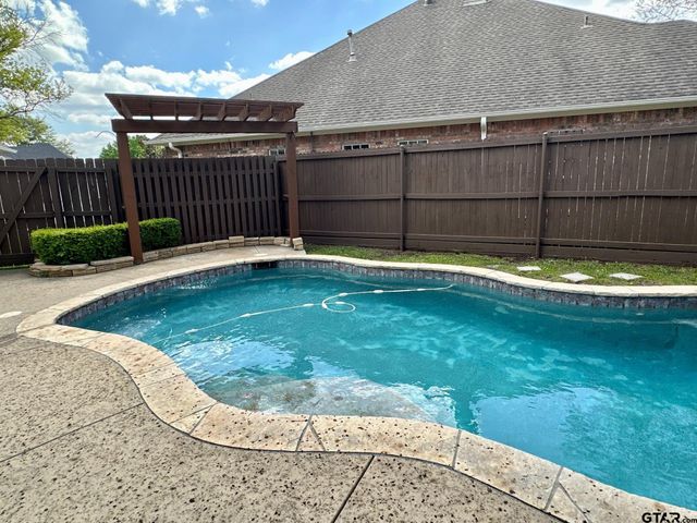 2201 Bradbury Ct, Tyler, TX 75703