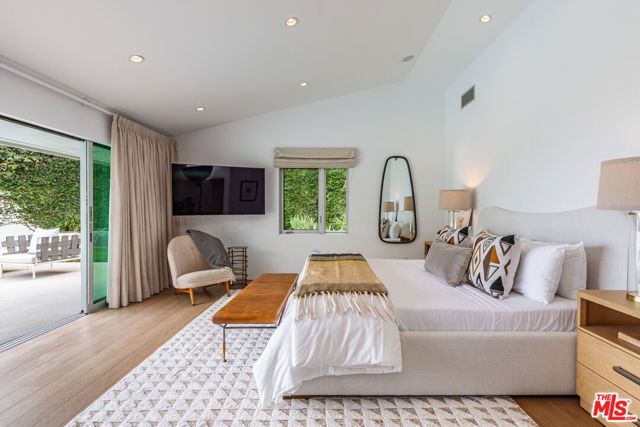 1667 Rising Glen Road, Los Angeles, CA 90069