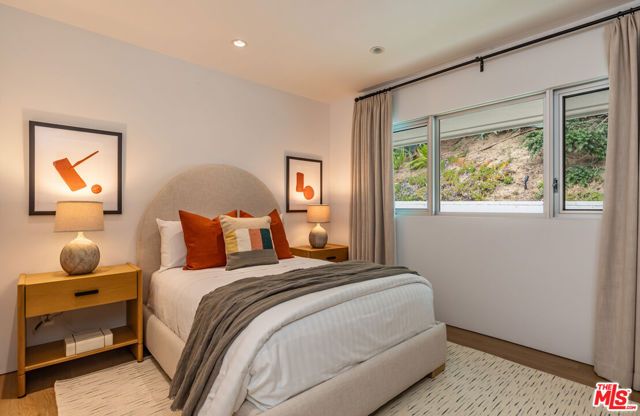 1667 Rising Glen Road, Los Angeles, CA 90069