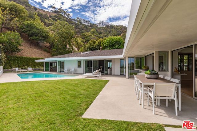 1667 Rising Glen Road, Los Angeles, CA 90069
