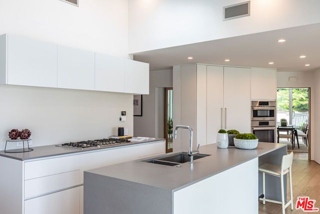 1667 Rising Glen Road, Los Angeles, CA 90069
