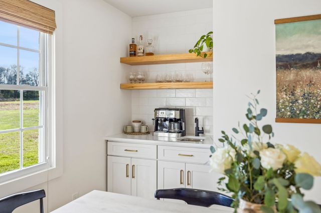 6690 Flat Creek Rd, Spring Hill, TN 37174