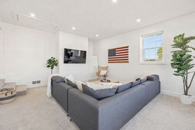 6690 Flat Creek Rd, Spring Hill, TN 37174