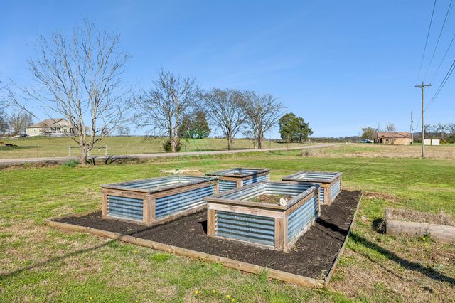 6690 Flat Creek Rd, Spring Hill, TN 37174