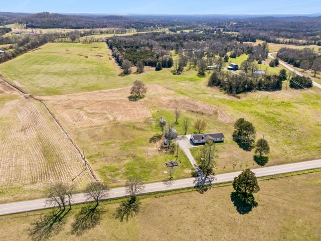 6690 Flat Creek Rd, Spring Hill, TN 37174