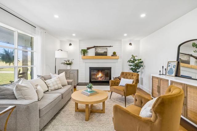 6690 Flat Creek Rd, Spring Hill, TN 37174