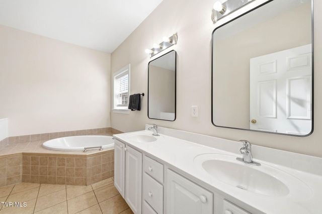 163 Dean Archer Road, Jonesborough, TN 37659