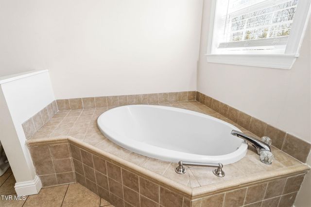 163 Dean Archer Road, Jonesborough, TN 37659