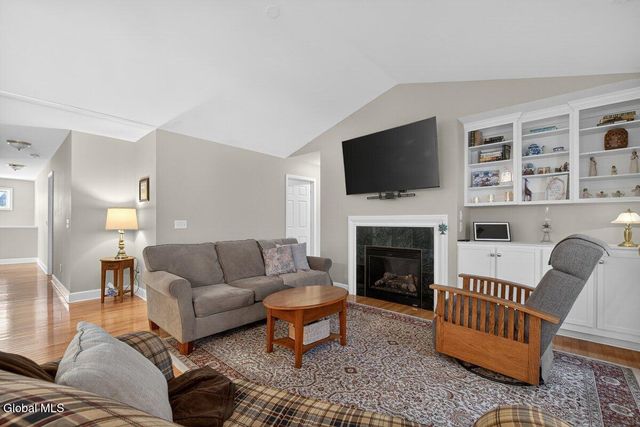 70 Knollwood Hollow, Milton, NY 12020