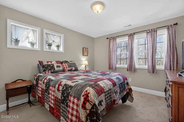 70 Knollwood Hollow, Milton, NY 12020