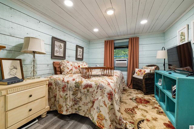 924 Hayes School Rd, Mayfield, KY 42066