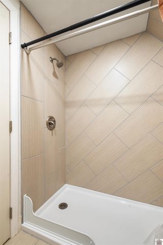 924 Hayes School Rd, Mayfield, KY 42066