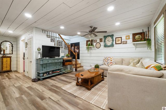 924 Hayes School Rd, Mayfield, KY 42066