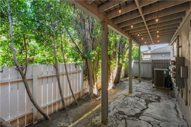 13573 Moorpark Street, Sherman Oaks, CA 91423