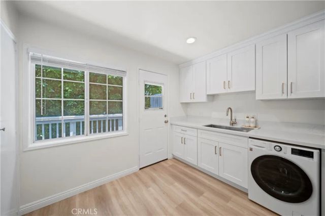 13573 Moorpark Street, Sherman Oaks, CA 91423