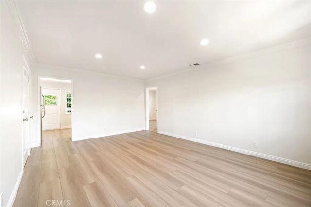 13573 Moorpark Street, Sherman Oaks, CA 91423