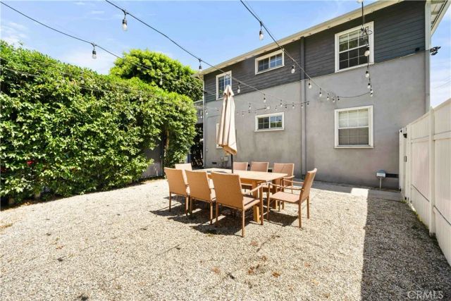 13573 Moorpark Street, Sherman Oaks, CA 91423