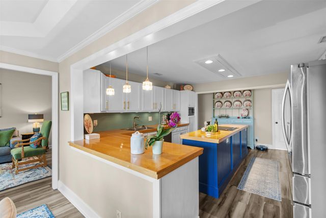 105 Midway Dr., Pawleys Island, SC 29585