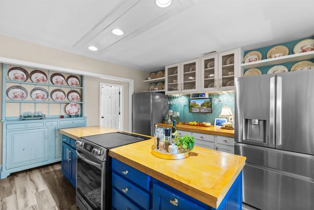 105 Midway Dr., Pawleys Island, SC 29585