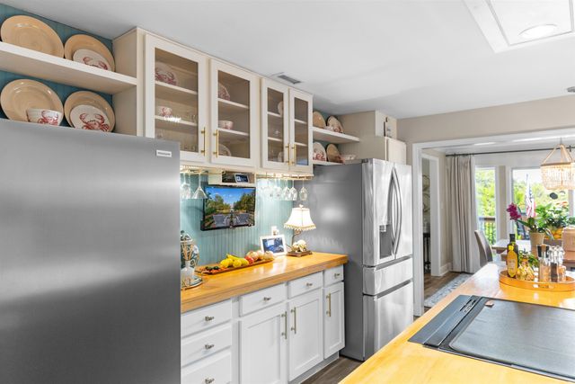 105 Midway Dr., Pawleys Island, SC 29585