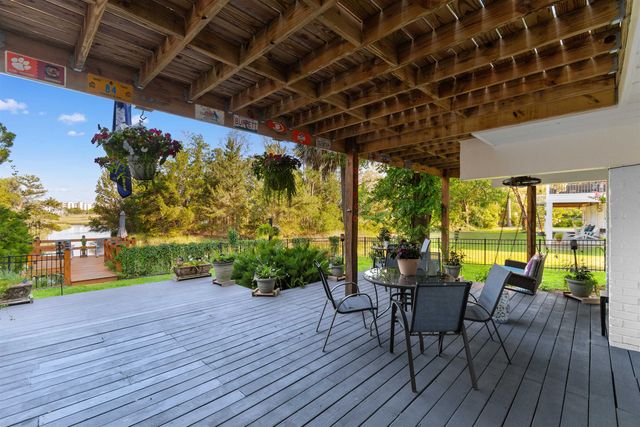 105 Midway Dr., Pawleys Island, SC 29585