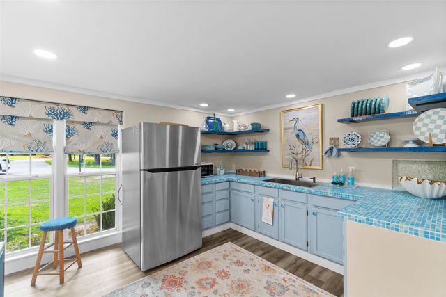 105 Midway Dr., Pawleys Island, SC 29585
