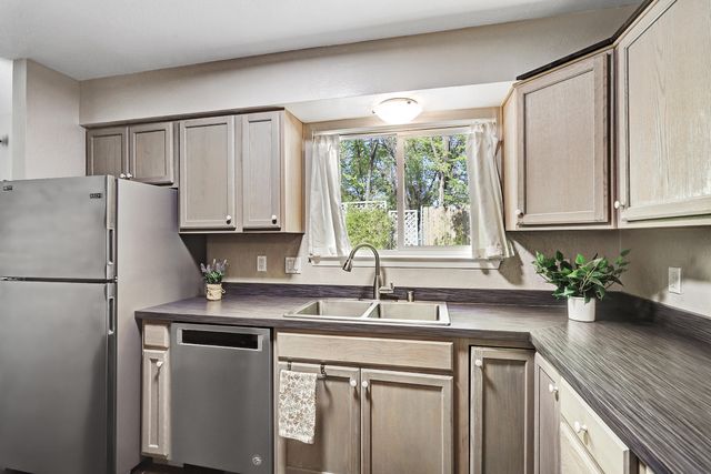 5439 6th Street NW, Albuquerque, NM 87107
