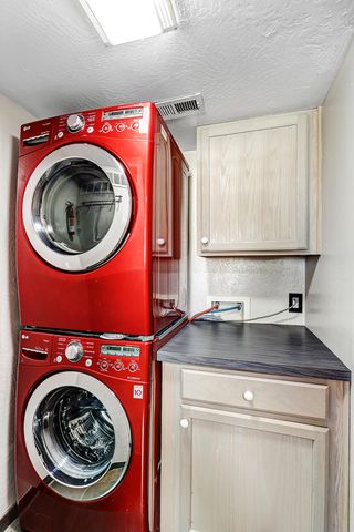 5439 6th Street NW, Albuquerque, NM 87107