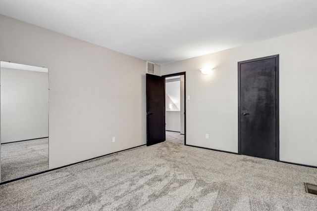 5439 6th Street NW, Albuquerque, NM 87107