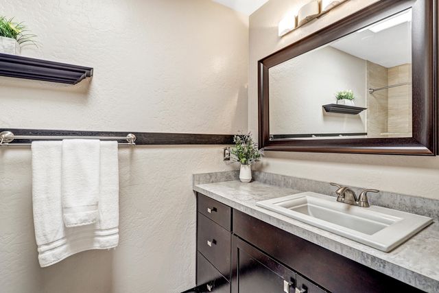 5439 6th Street NW, Albuquerque, NM 87107