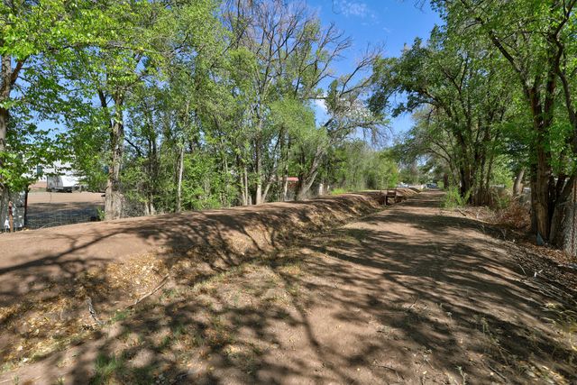 5439 6th Street NW, Albuquerque, NM 87107