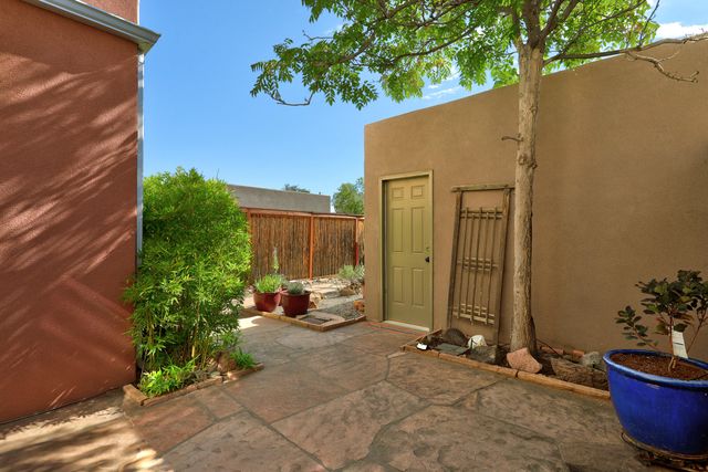 5439 6th Street NW, Albuquerque, NM 87107