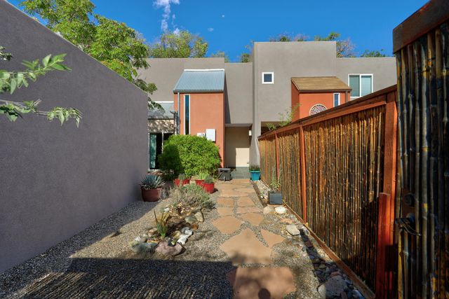 5439 6th Street NW, Albuquerque, NM 87107