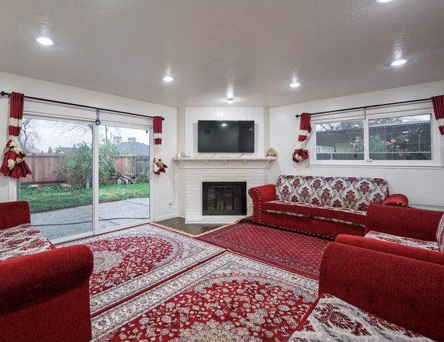 3727 Lankershim Way, North Highlands, CA 95660