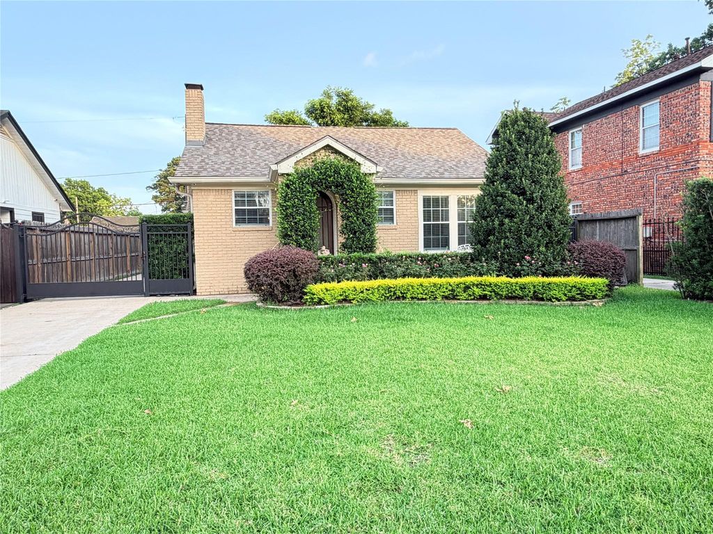 8234 Bonner Drive, Houston, TX 77017