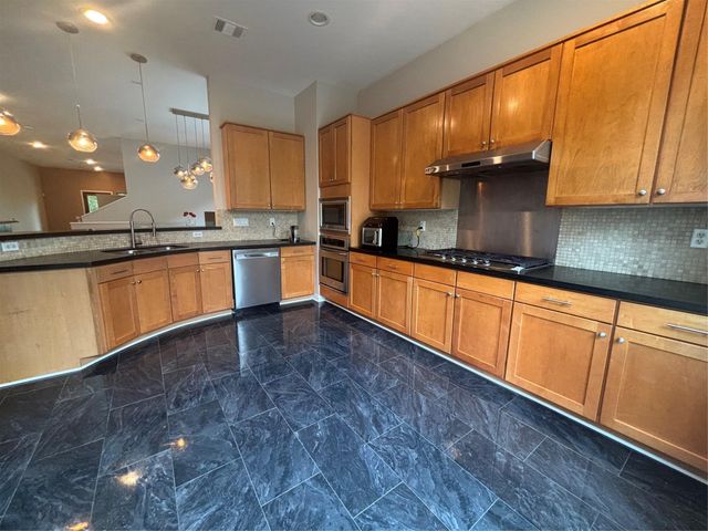 6016 Truro Street, Houston, TX 77007