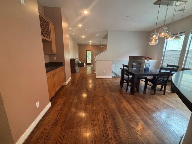 6016 Truro Street, Houston, TX 77007