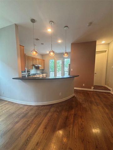 6016 Truro Street, Houston, TX 77007