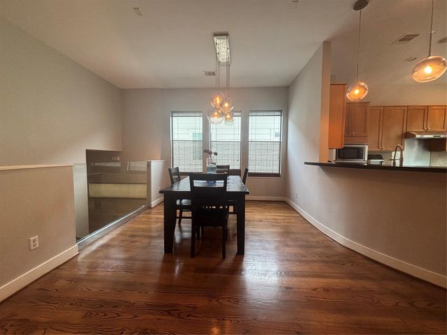 6016 Truro Street, Houston, TX 77007