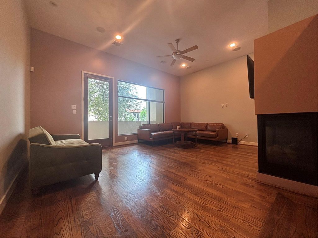 6016 Truro Street, Houston, TX 77007
