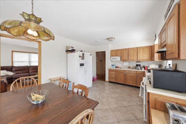 16 Primrose Street, Katonah, NY 10536