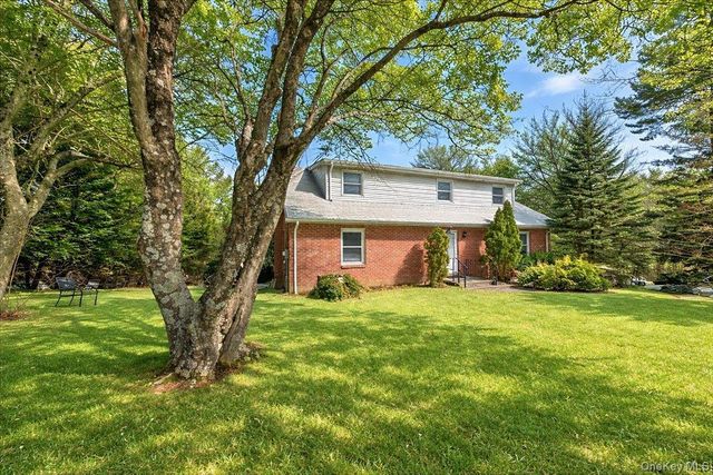 16 Primrose Street, Katonah, NY 10536