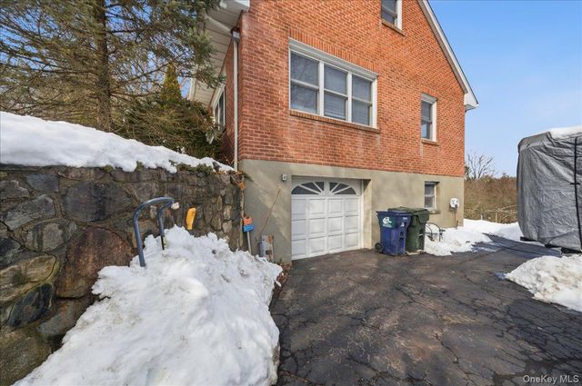 16 Primrose Street, Katonah, NY 10536