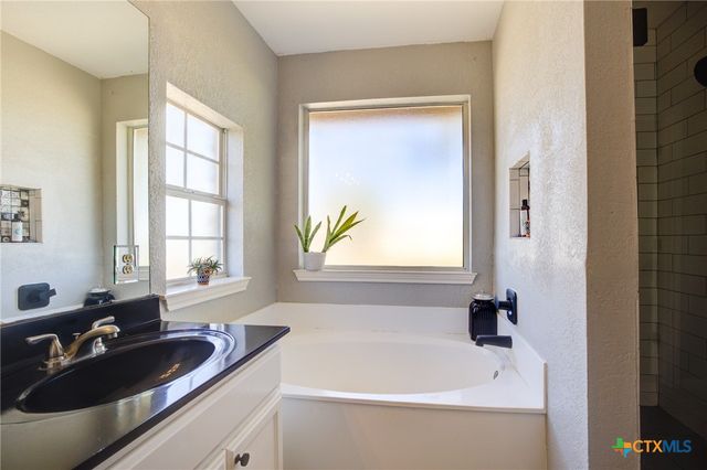 940 Cordova Loop, Seguin, TX 78155