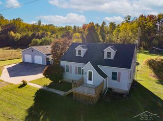 5979 N Seven Mile Road, Pinconning, MI 48650