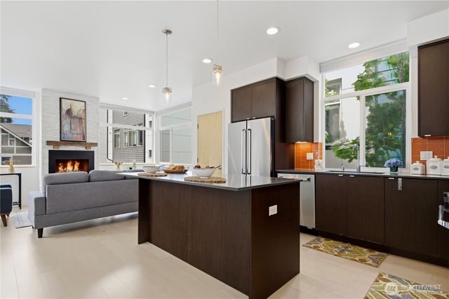 1516 NW 61st Street, Seattle, WA 98107