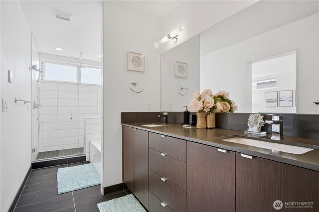 1516 NW 61st Street, Seattle, WA 98107