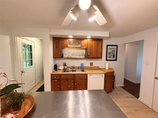690 Route 311, Patterson, NY 12563
