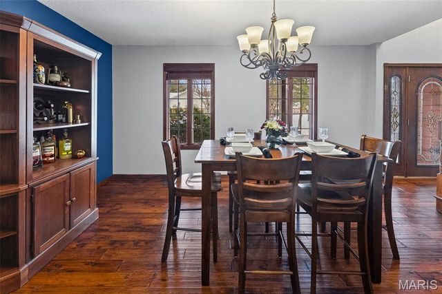 22 Waterford Lane, Glen Carbon, IL 62034